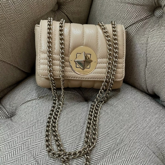π₯³HPπ₯³Kate Spade Gold Coast Chain Beige Crossbody - Picture 2 of 12
